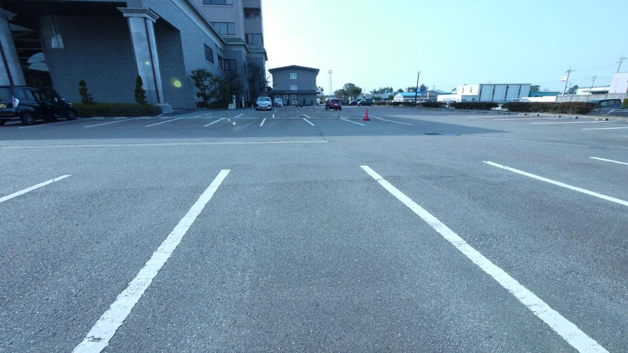 Route Inn Grantia Komatsu Airport Екстериор снимка