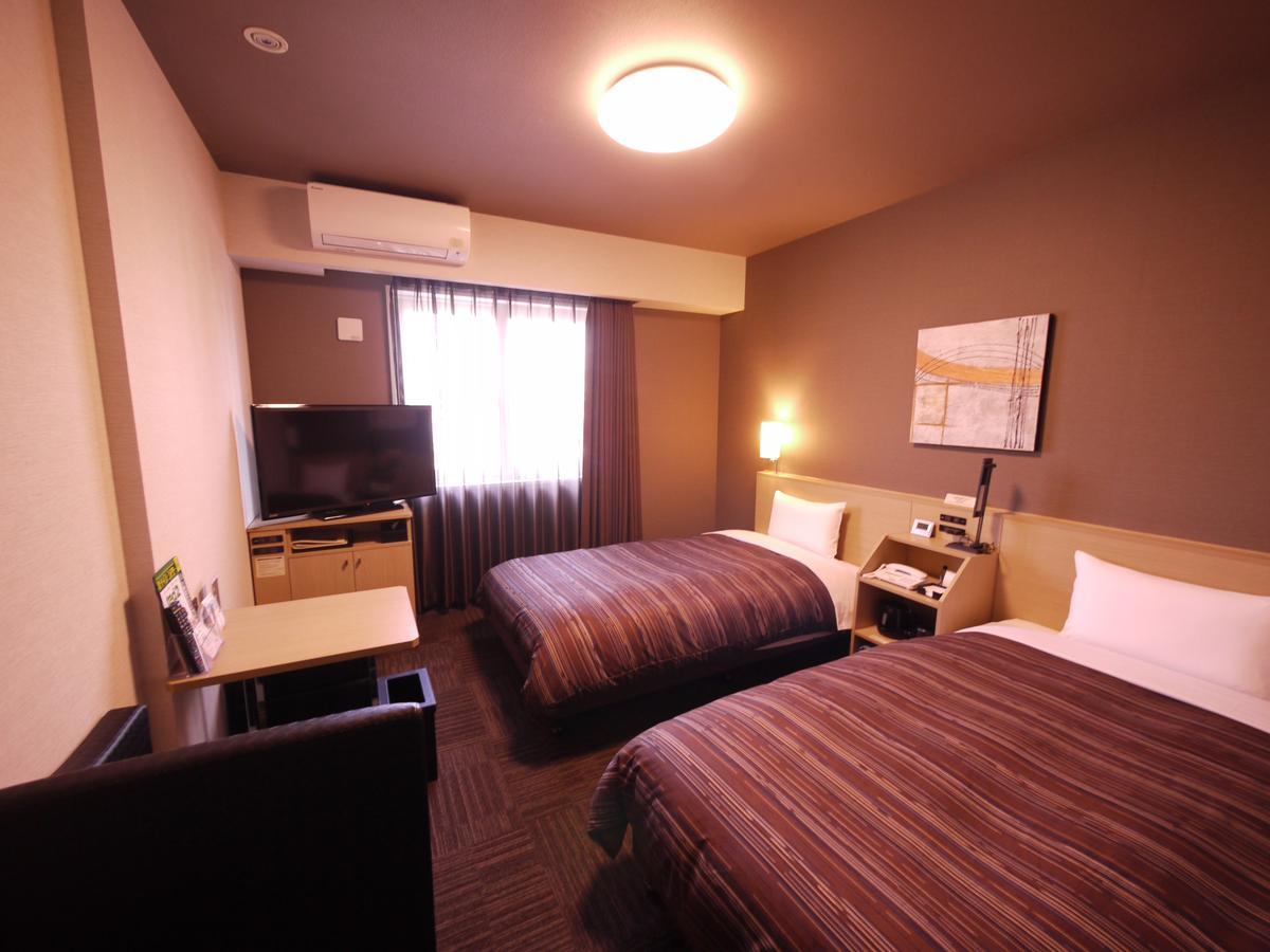 Route Inn Grantia Komatsu Airport Екстериор снимка