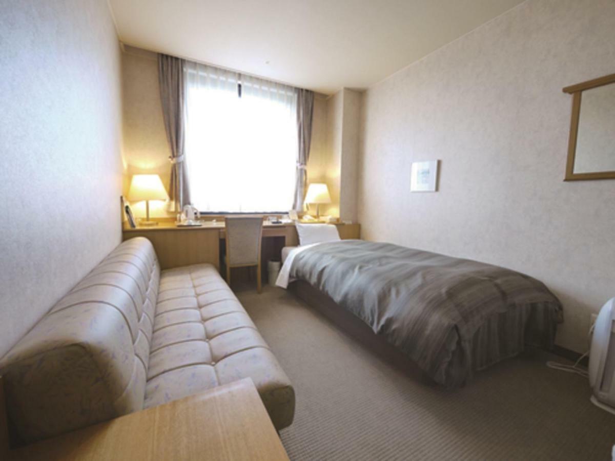 Route Inn Grantia Komatsu Airport Екстериор снимка